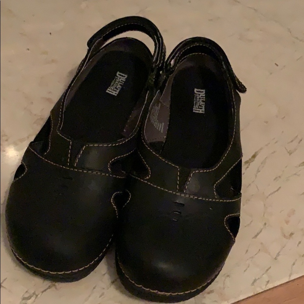 Duluth Trading Co. Black Leather Andina Sandals 7